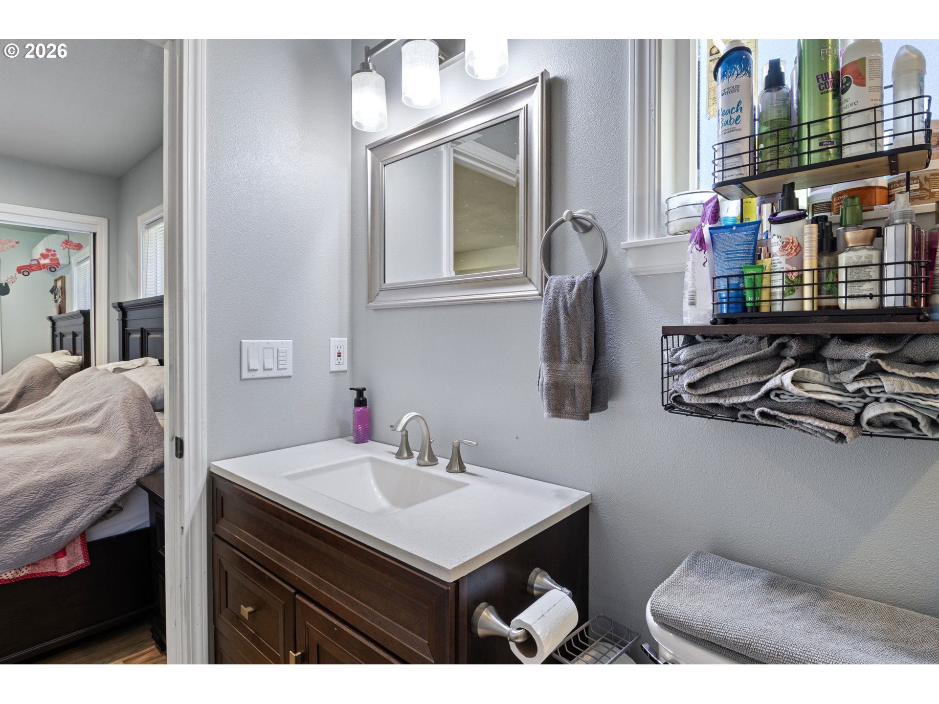 1462 Schad Road Elkton, OR 97436 - Photo 25 of 48 Owner's Suite Bathroom