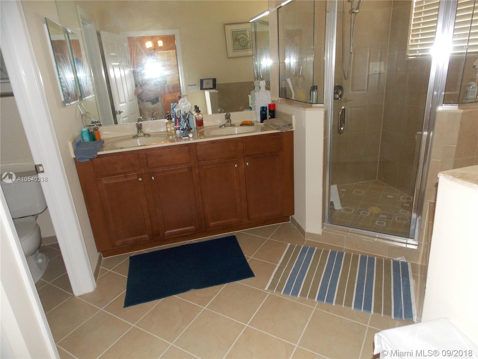11646 Southwest 234th Street Homestead, FL 33032 - Photo 34 of 63 Master Bath