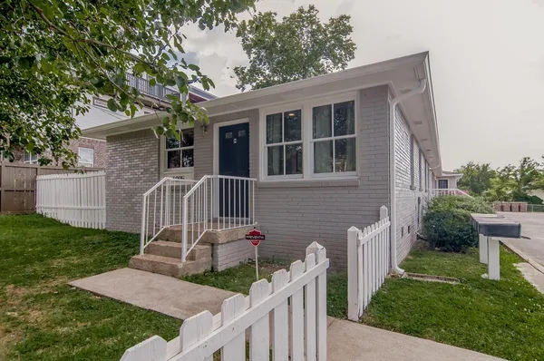 $1,850 | 1005 13th Avenue South, Unit H, Nashville, TN 37212