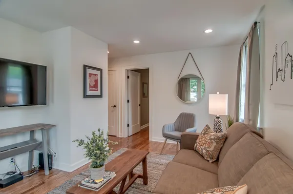 $1,850 | 1005 13th Avenue South, Unit H, Nashville, TN 37212