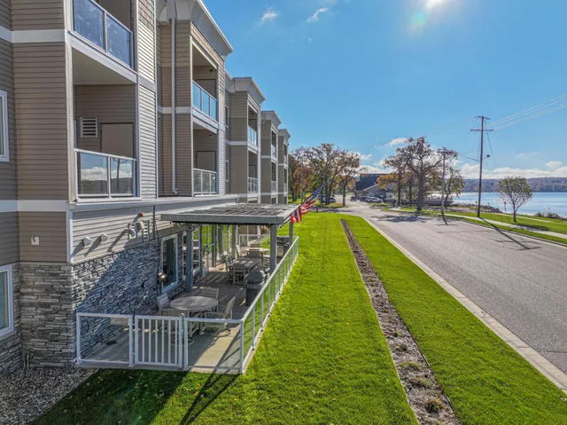 $359,900 | 279 Minnesota Avenue West, Unit 203, Glenwood, MN 56334