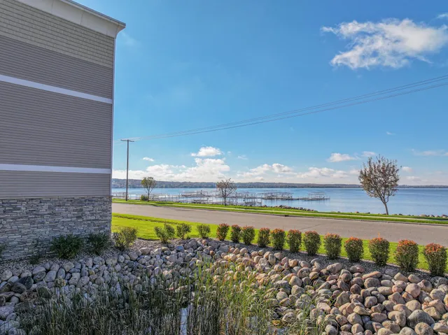 $359,900 | 279 Minnesota Avenue West, Unit 203, Glenwood, MN 56334