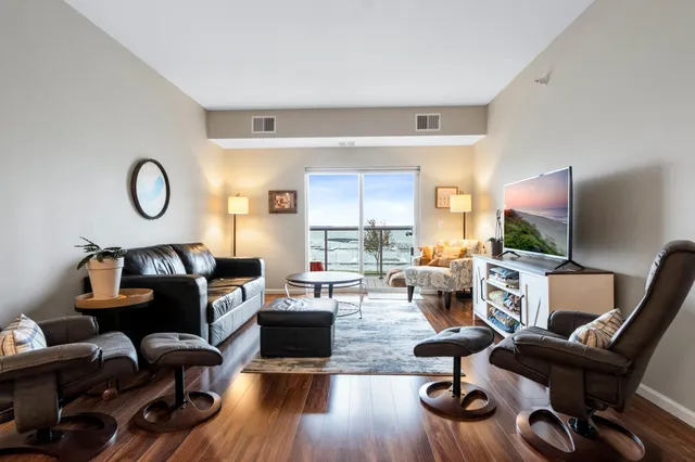 $359,900 | 279 Minnesota Avenue West, Unit 203, Glenwood, MN 56334