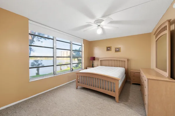 $1,800 | 3051 North Course Drive, Unit 211, Pompano Beach, FL 33069