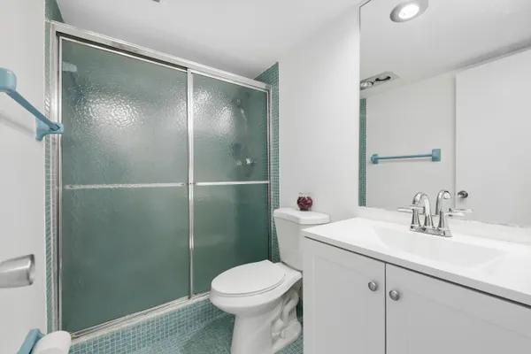 $1,800 | 3051 North Course Drive, Unit 211, Pompano Beach, FL 33069