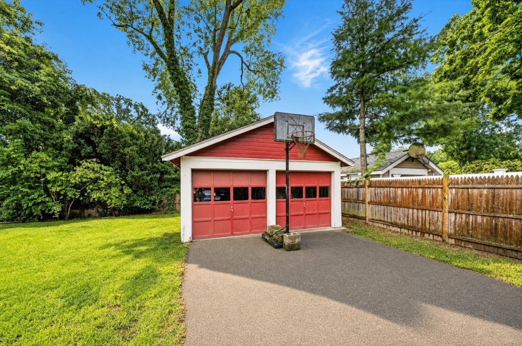 18 Fales Road Dedham, MA 02026 - Photo 5 of 36 Gallery Image 5