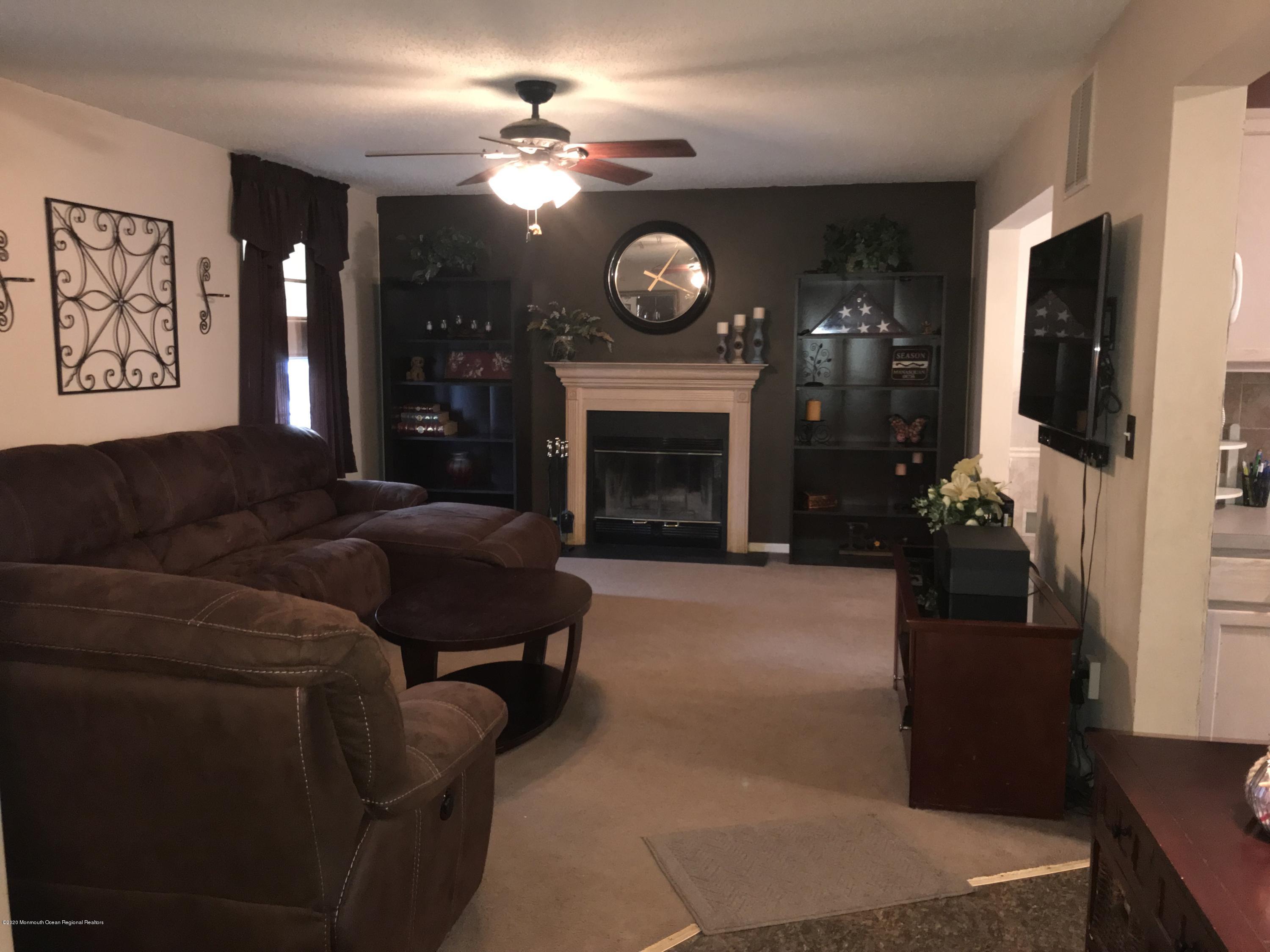 8 Yosemite Road Howell, NJ 07731 - Photo 14 of 27 living room