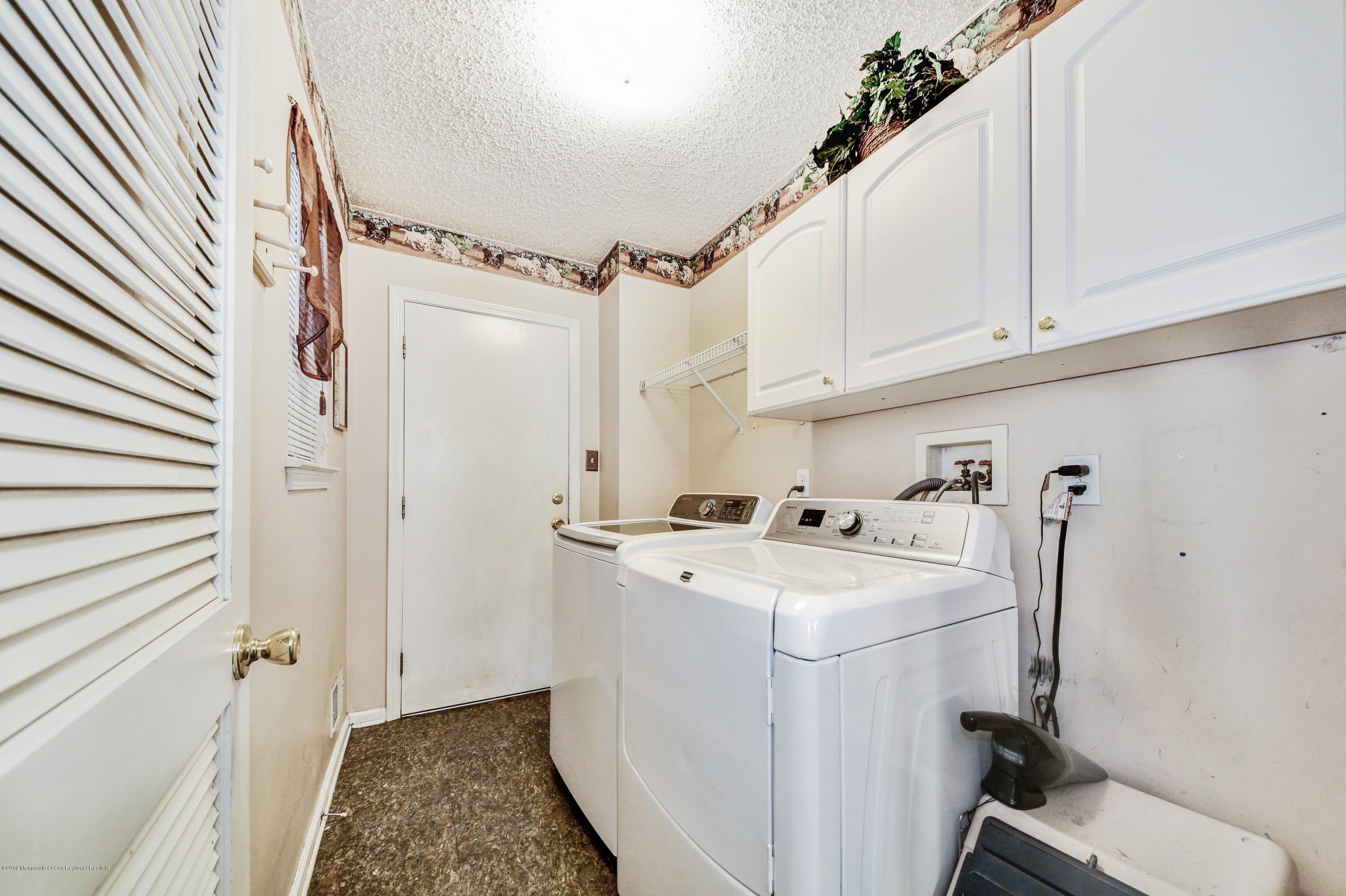 8 Yosemite Road Howell, NJ 07731 - Photo 18 of 27 017_8_Yosemite_Rd_279530_488387 (1)