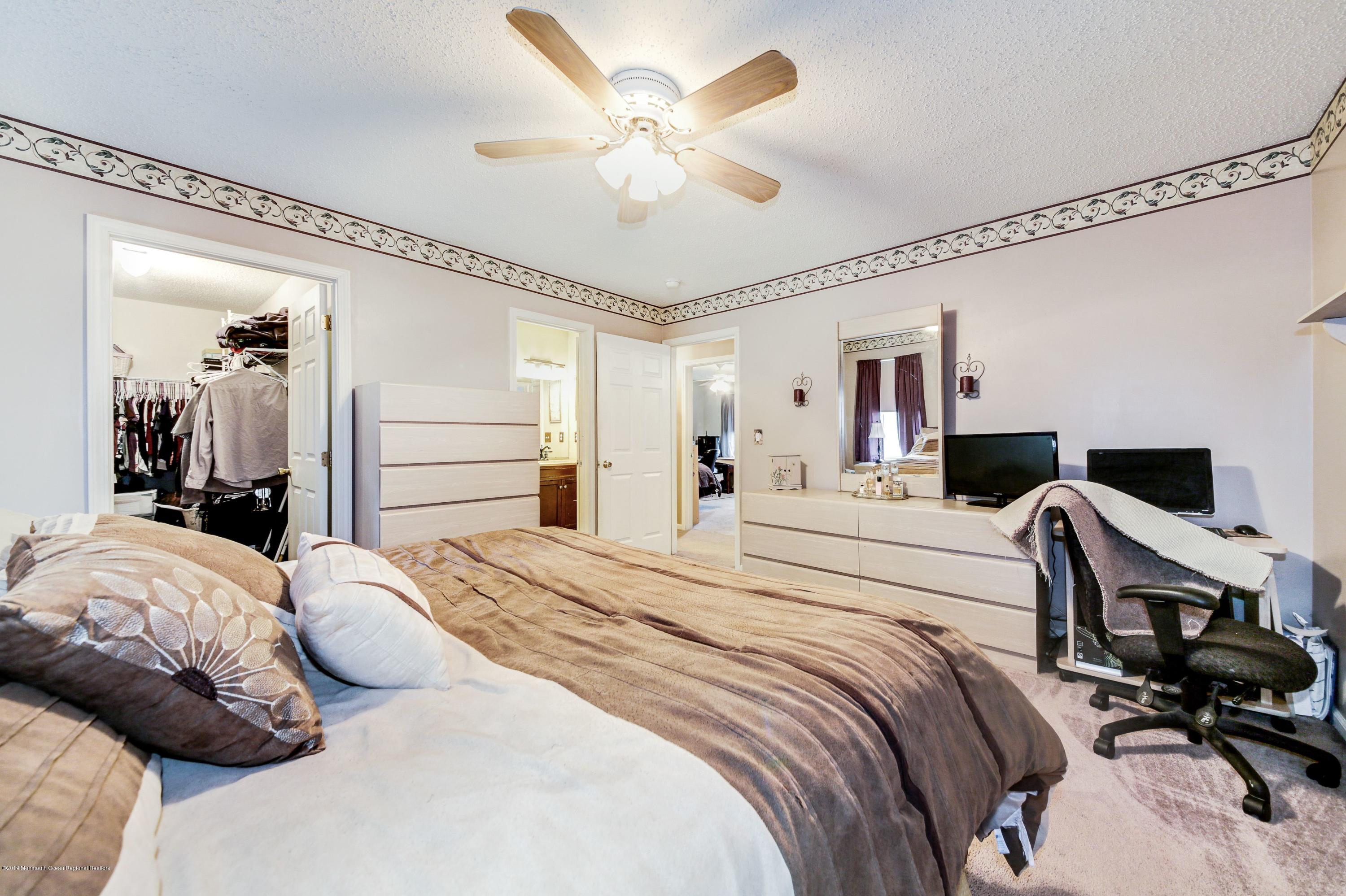 8 Yosemite Road Howell, NJ 07731 - Photo 20 of 27 014_8_Yosemite_Rd_279530_488387