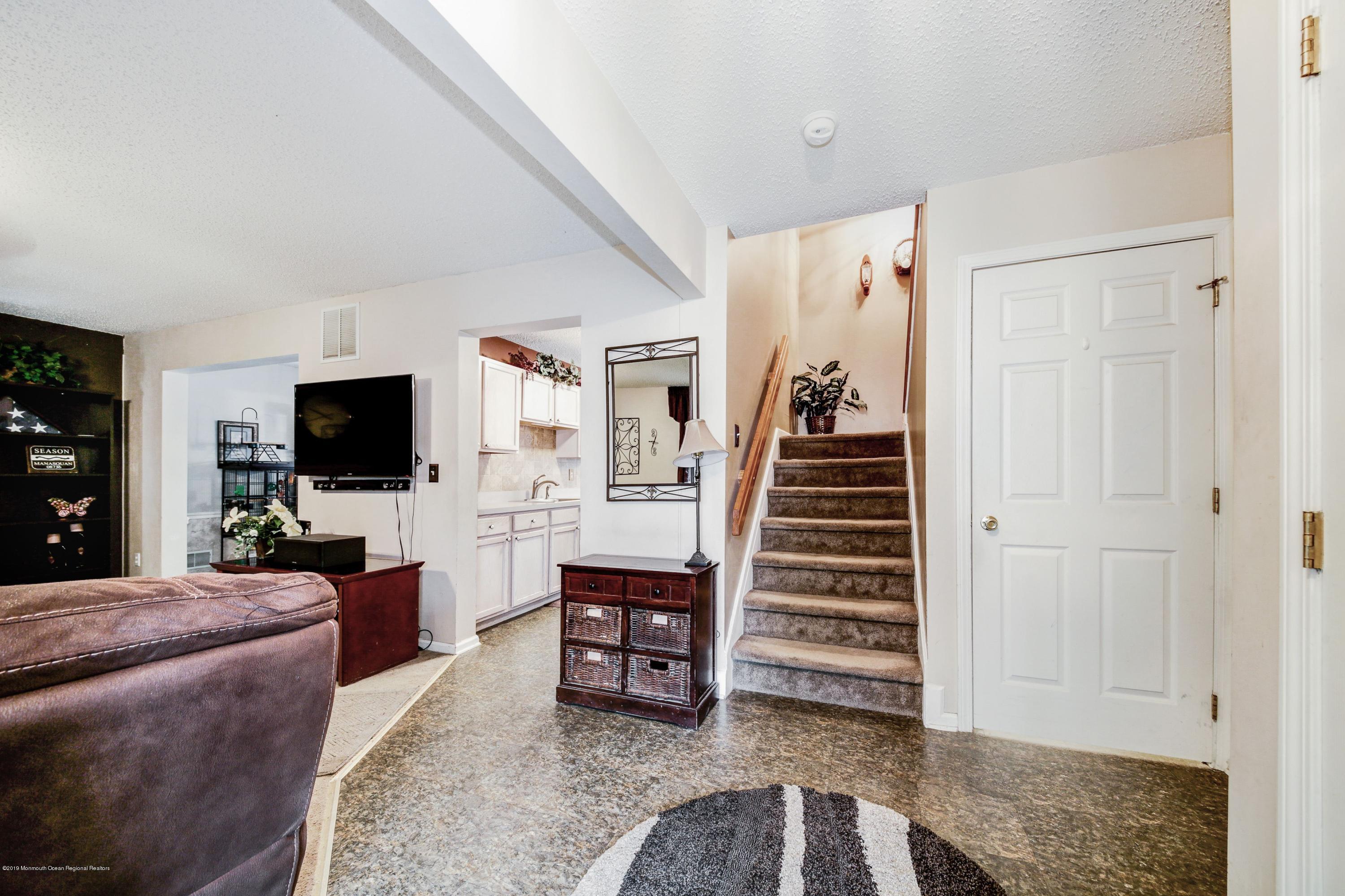 8 Yosemite Road Howell, NJ 07731 - Photo 8 of 27 034_8_Yosemite_Rd_279530_488472
