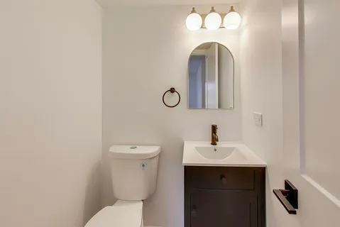 $319,995 | 1834 Jamestown Circle, Hoffman Estates, IL 60169