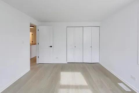 $319,995 | 1834 Jamestown Circle, Hoffman Estates, IL 60169