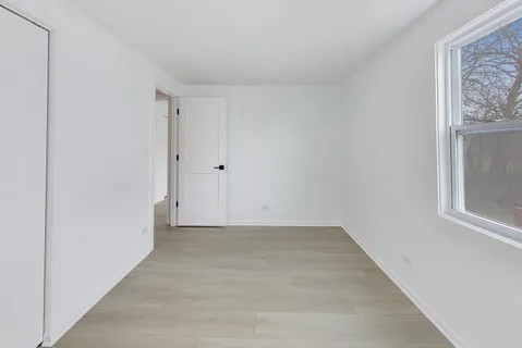 $319,995 | 1834 Jamestown Circle, Hoffman Estates, IL 60169