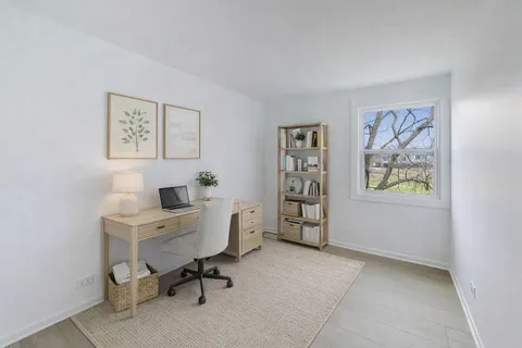 $319,995 | 1834 Jamestown Circle, Hoffman Estates, IL 60169