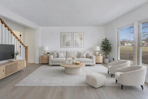 $319,995 | 1834 Jamestown Circle, Hoffman Estates, IL 60169