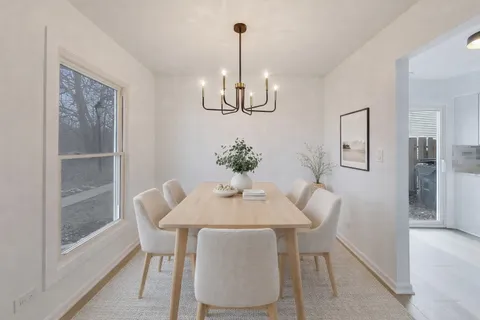 $319,995 | 1834 Jamestown Circle, Hoffman Estates, IL 60169