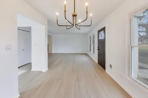 $319,995 | 1834 Jamestown Circle, Hoffman Estates, IL 60169