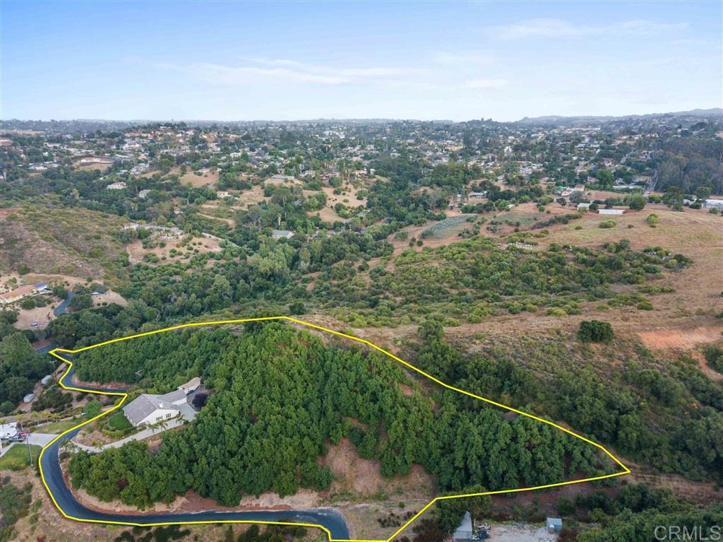 262 Patton Oaks Fallbrook, CA 92028 - Photo 2 of 25 Gallery Image 2