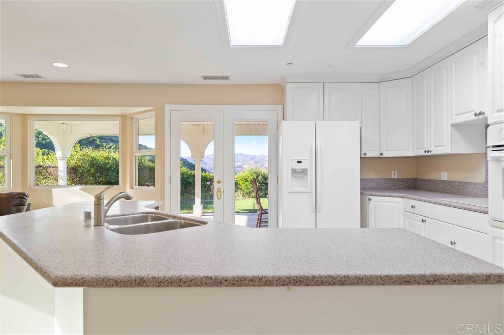 262 Patton Oaks Fallbrook, CA 92028 - Photo 11 of 25 Gallery Image 11