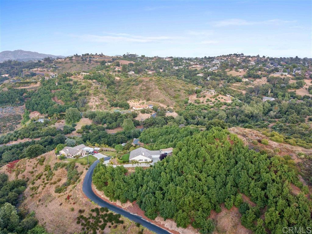 262 Patton Oaks Fallbrook, CA 92028 - Photo 3 of 25 Gallery Image 3