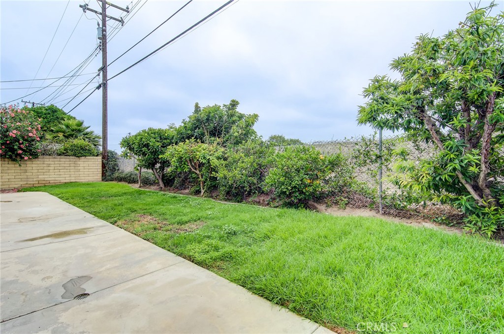4541 Myra Avenue Cypress, CA 90630 - Photo 40 of 42 a view of a back yard