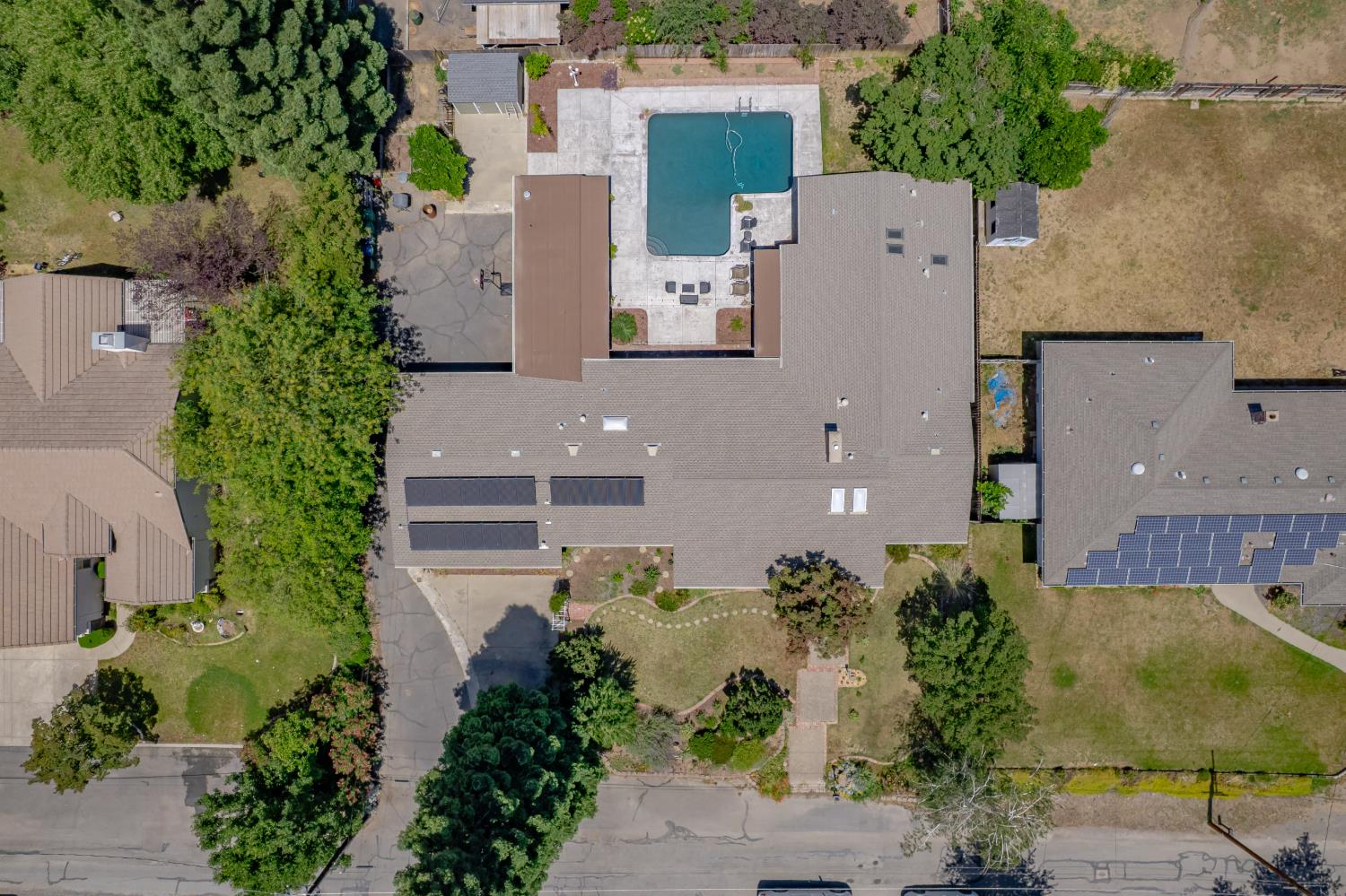 1880 Magnolia Street Gridley, CA 95948 - Photo 83 of 95 an aerial view of residential houses with outdoor space and street view