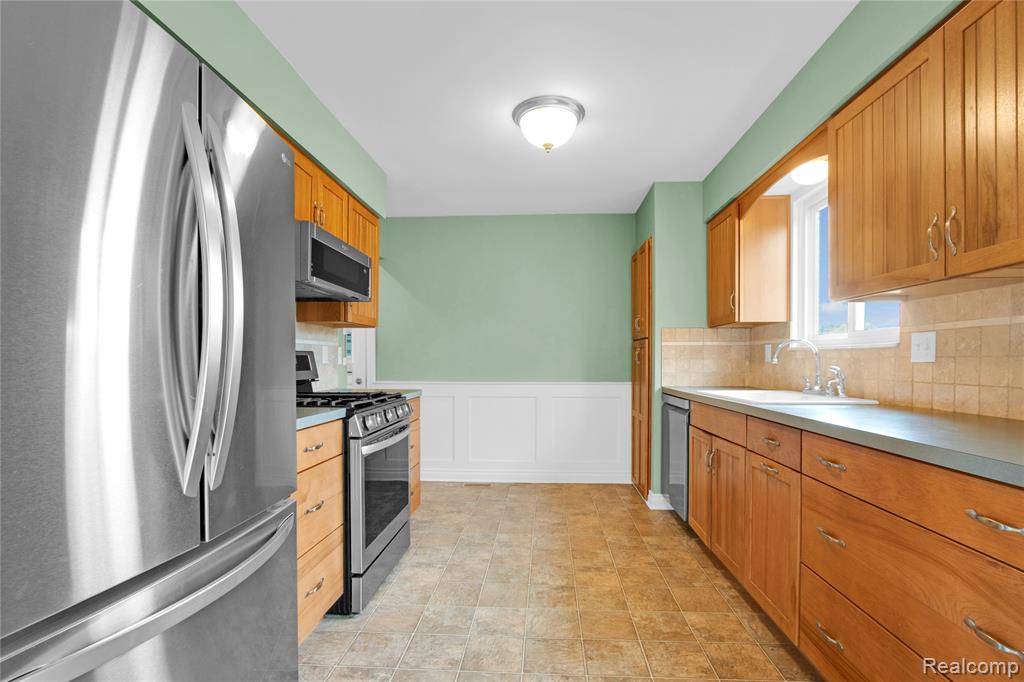 9093 Jordan Road Grand Blanc, MI 48439 - Photo 24 of 40