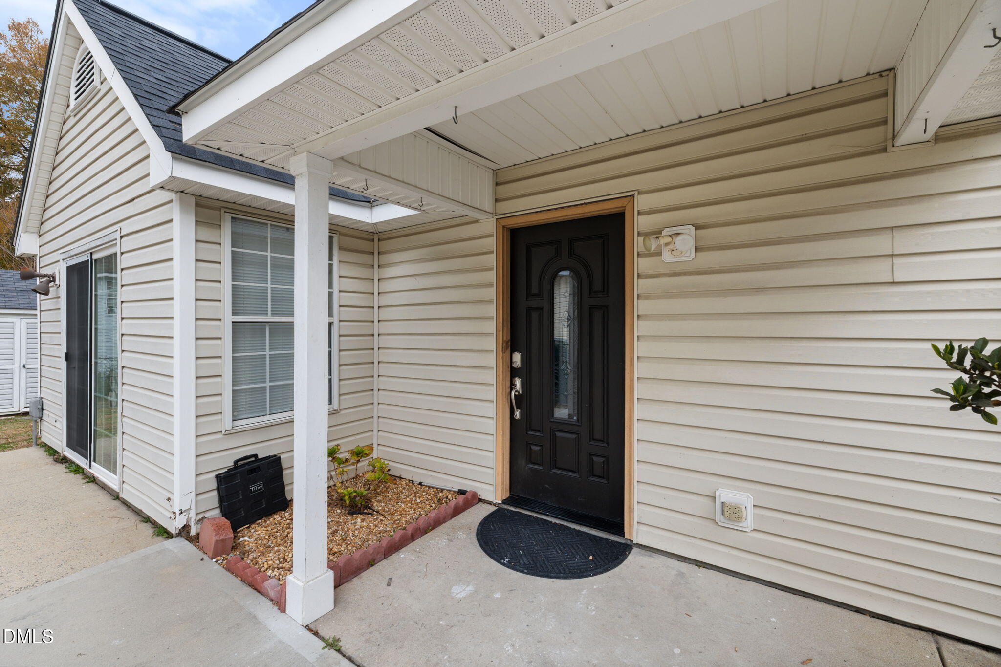 505 Stratton Way Durham, NC 27704 - Photo 26 of 34 a view of entryway