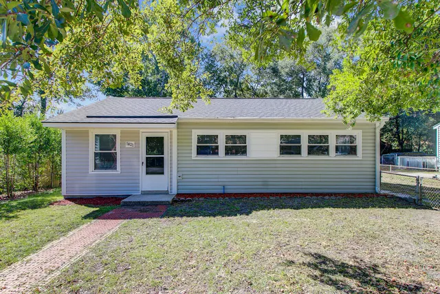 $389,900 | 5821 Robinhood Drive, Hanahan, SC 29410