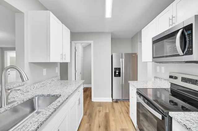 $389,900 | 5821 Robinhood Drive, Hanahan, SC 29410