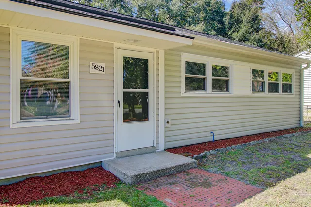 $389,900 | 5821 Robinhood Drive, Hanahan, SC 29410
