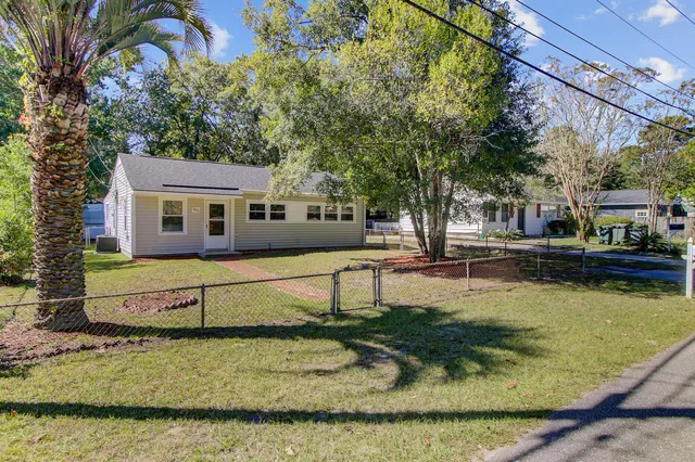 $389,900 | 5821 Robinhood Drive, Hanahan, SC 29410