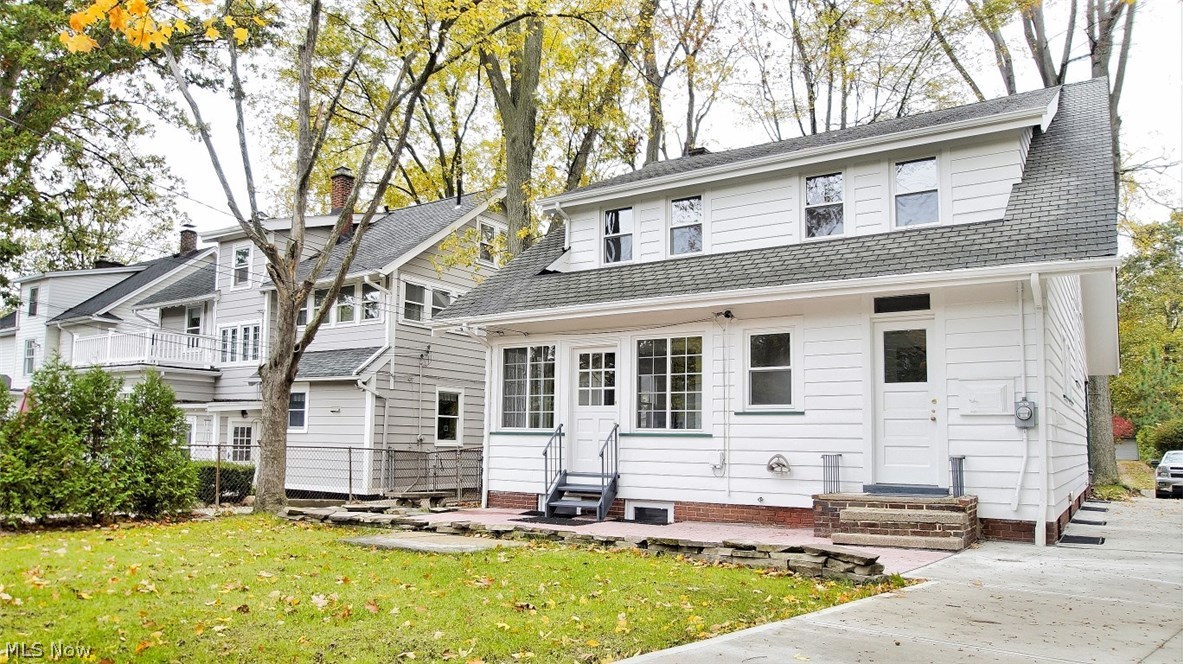 2956 Coleridge Road Cleveland, OH 44118 - Photo 4 of 24