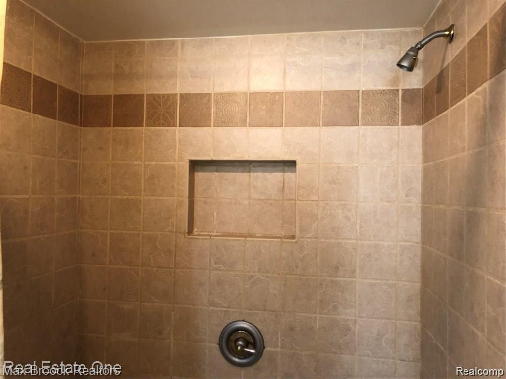 1958 Klingensmith Road, Unit 28A Bloomfield Hills, MI 48302 - Photo 10 of 16