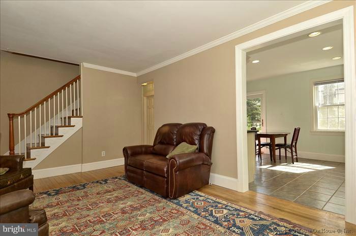 10003 Renfrew Road Silver Spring, MD 20901 - Photo 1 of 27 Living Room