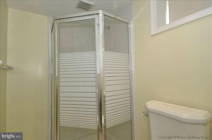 10003 Renfrew Road Silver Spring, MD 20901 - Photo 14 of 27 Bath