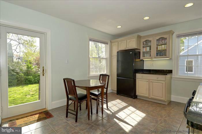10003 Renfrew Road Silver Spring, MD 20901 - Photo 20 of 27 Kitchen