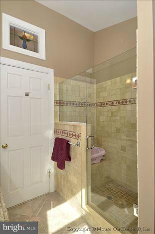 10003 Renfrew Road Silver Spring, MD 20901 - Photo 8 of 27 Bath