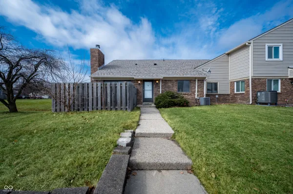 $145,000 | 4923 Oakbrook Court, Indianapolis, IN 46254