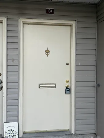 $1,600 | 104 Vail Court, Unit 104, Mays Landing, NJ 08330