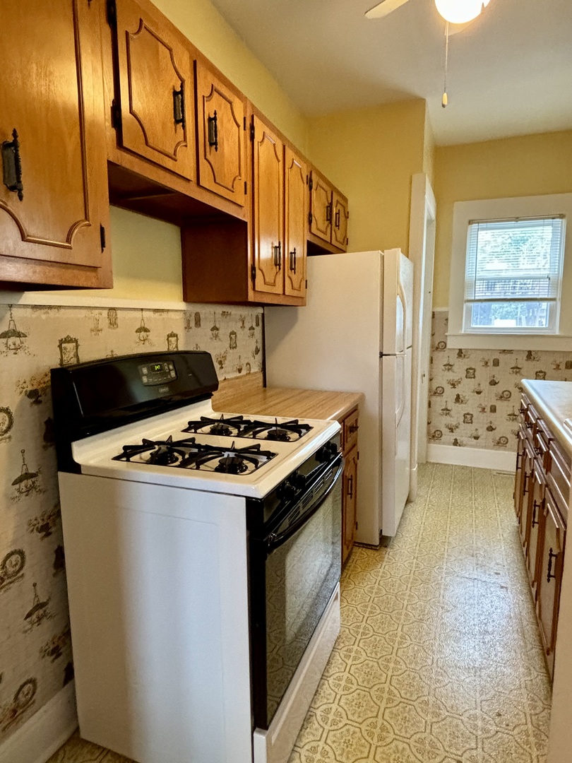 808 South Walnut Street Pontiac, IL 61764 - Photo 14 of 34 Gallery Image 14