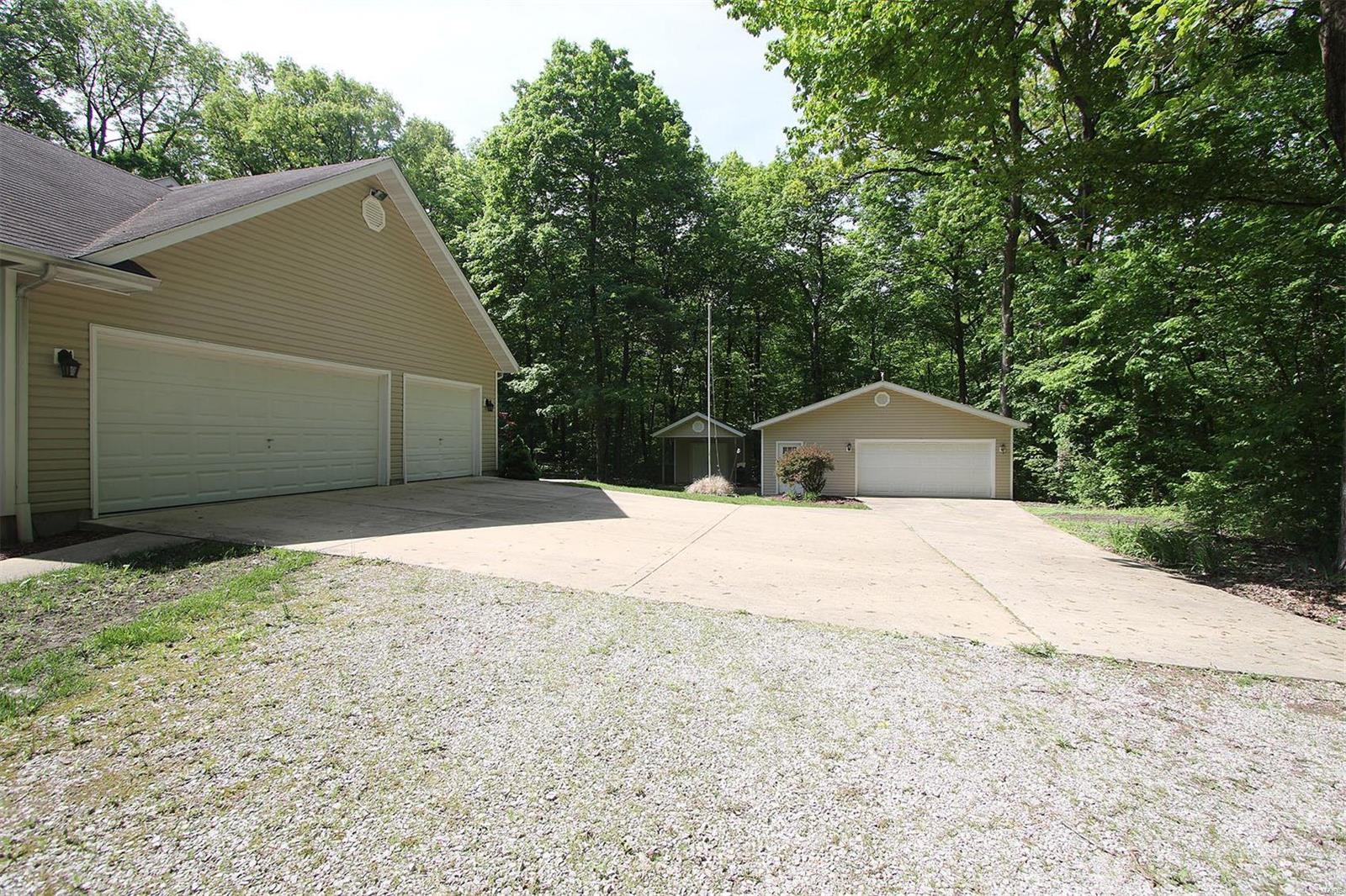 13340 Iberg Road Highland, IL 62249 - Photo 5 of 74