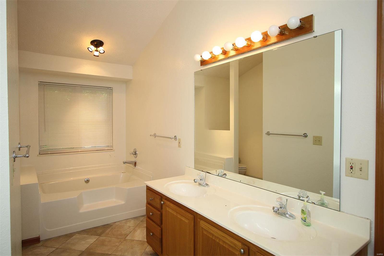 13340 Iberg Road Highland, IL 62249 - Photo 48 of 74