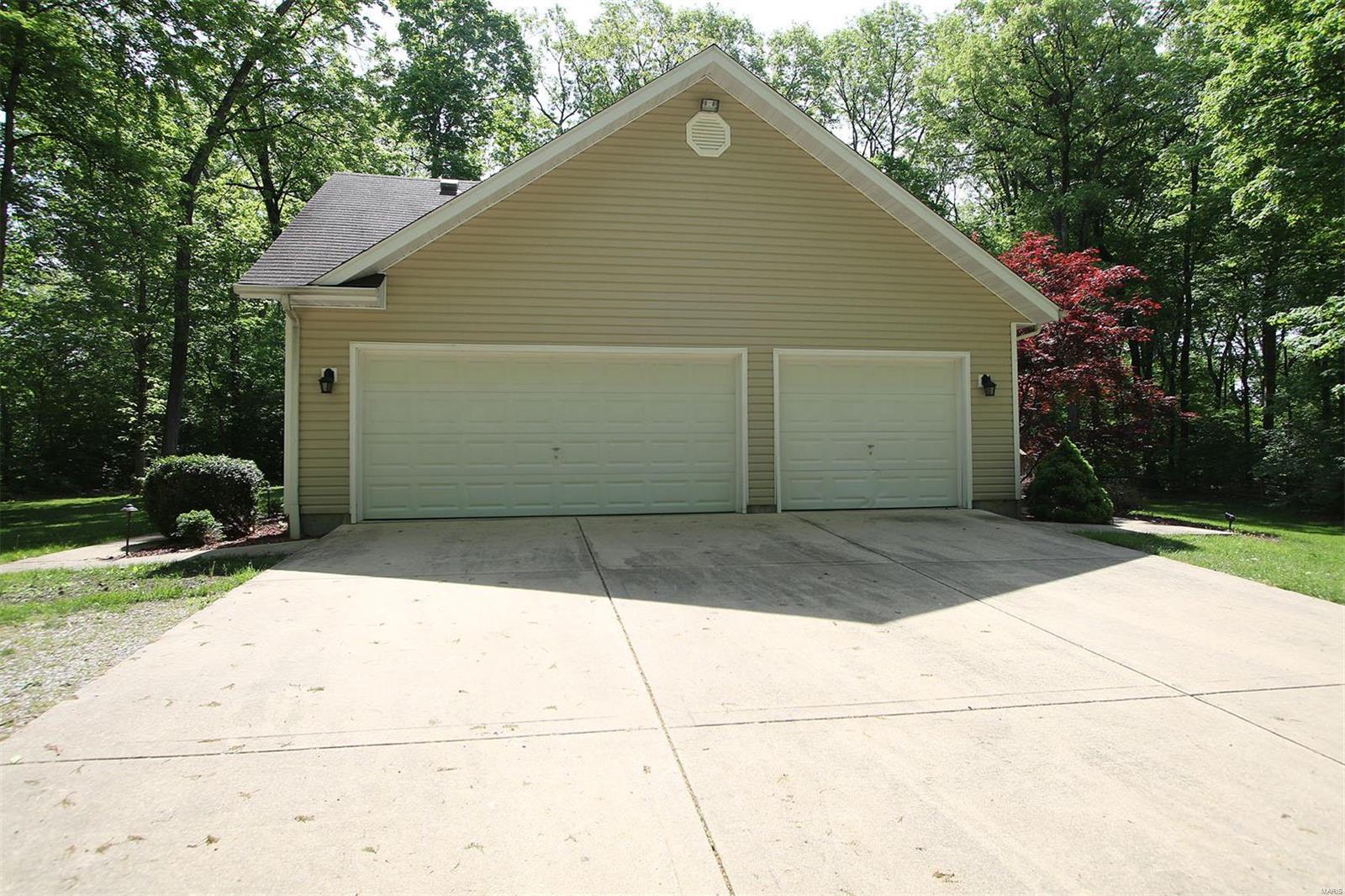 13340 Iberg Road Highland, IL 62249 - Photo 6 of 74