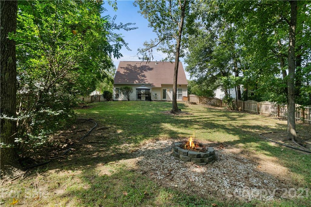 12608 Cardinal Point Road Charlotte, NC 28269 - Photo 26 of 28 Gallery Image 26