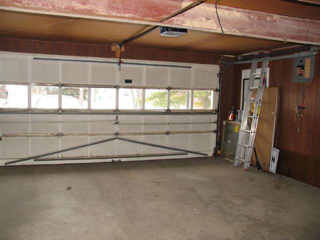 6332 North Hamilton Road Peoria, IL 61614 - Photo 8 of 9 Gallery Image 8