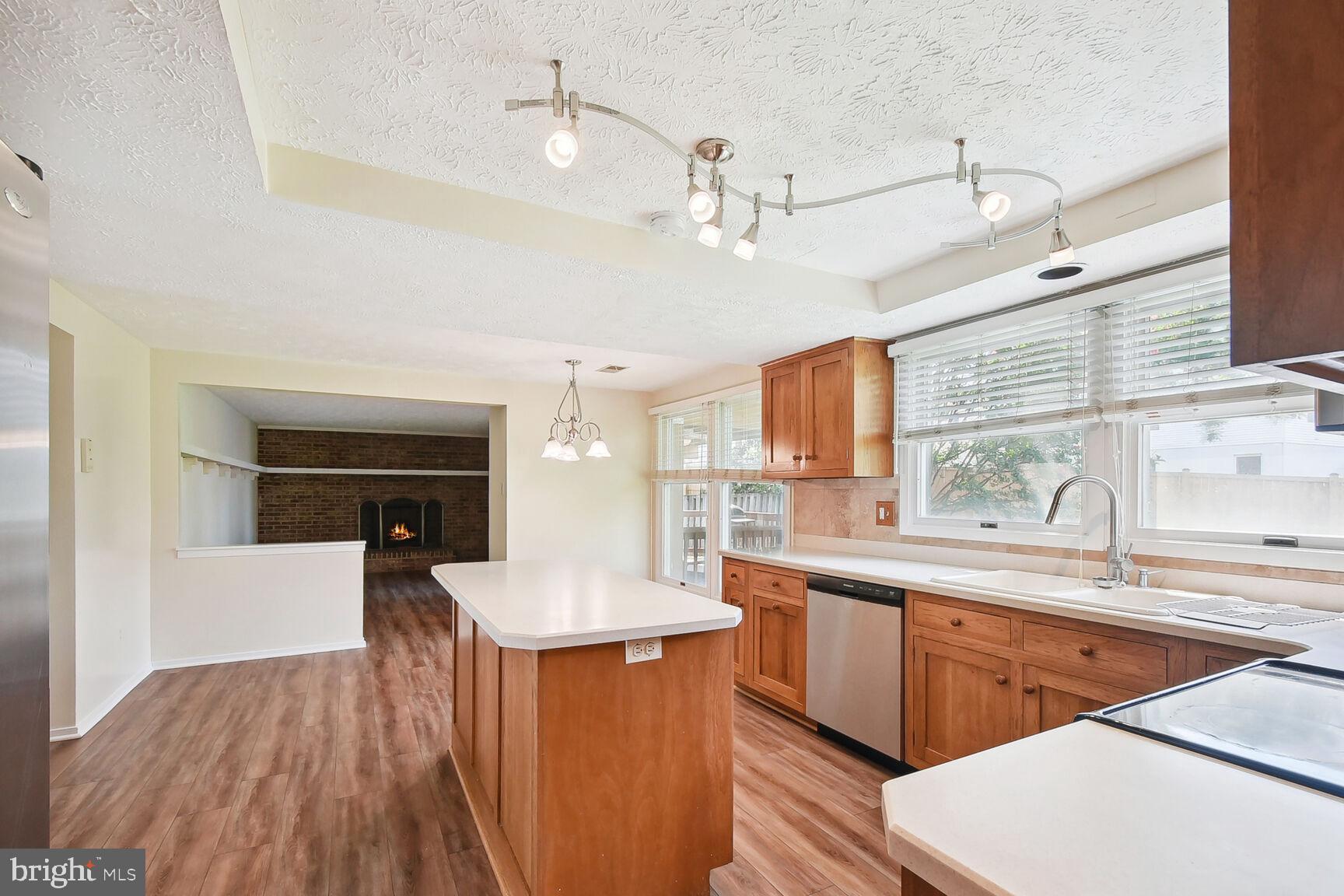 1402 Kingstream Drive Herndon, VA 20170 - Photo 3 of 20