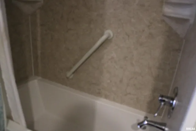 $202,000 | 3542 Cedarview Court, Unit 3542, Bettendorf, IA 52722