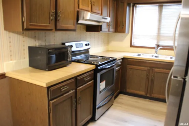 $202,000 | 3542 Cedarview Court, Unit 3542, Bettendorf, IA 52722