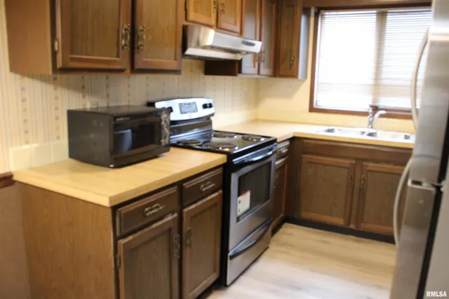 $202,000 | 3542 Cedarview Court, Unit 3542, Bettendorf, IA 52722